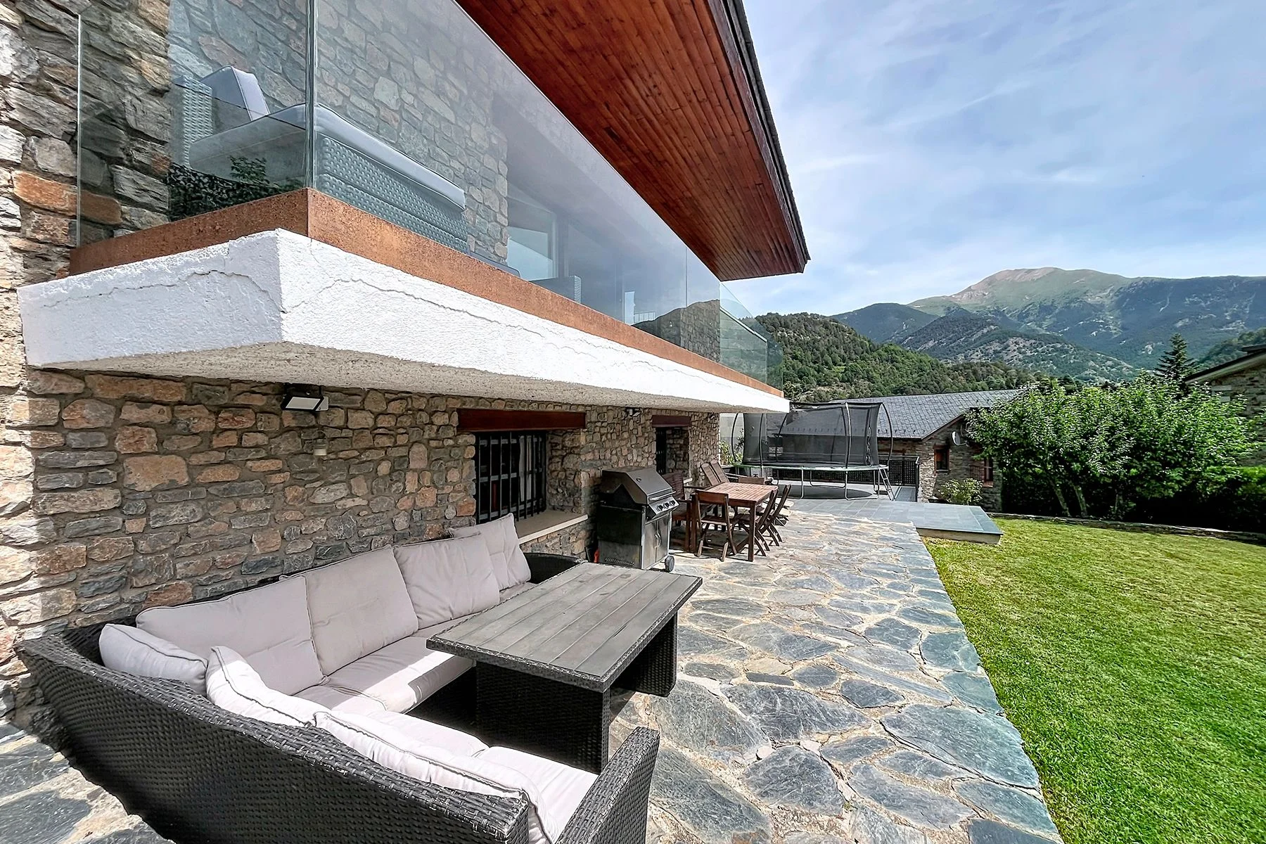 Chalet con gran jardín en venta en La Massana