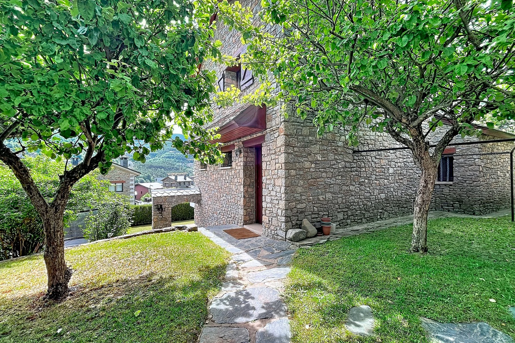 Chalet con gran jardín en venta en La Massana