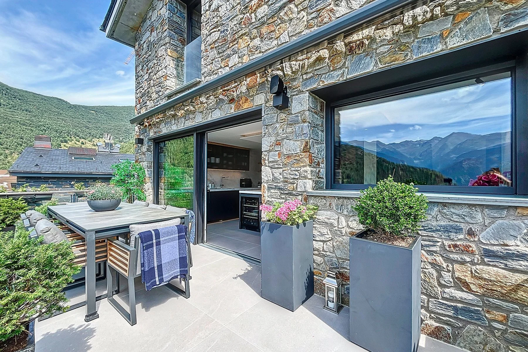 Exquisite Chalet for Rent in Anyós