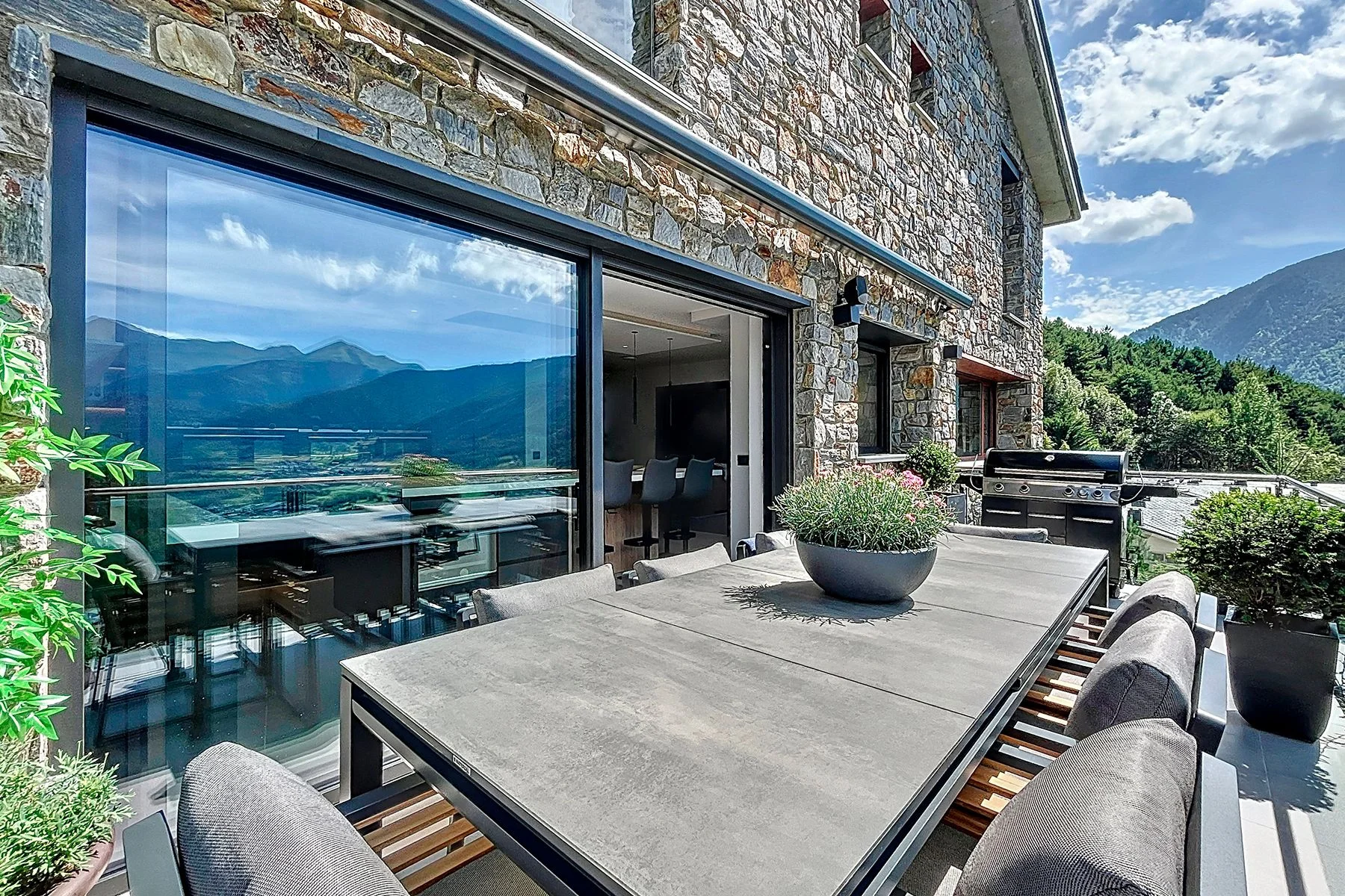 Exquisite Chalet for Rent in Anyós