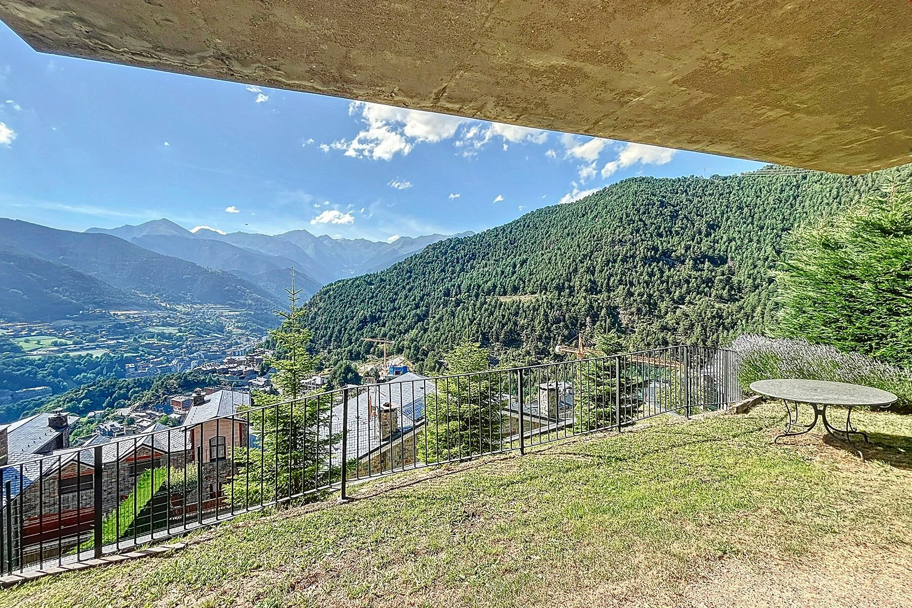 Exquisite Chalet for Rent in Anyós
