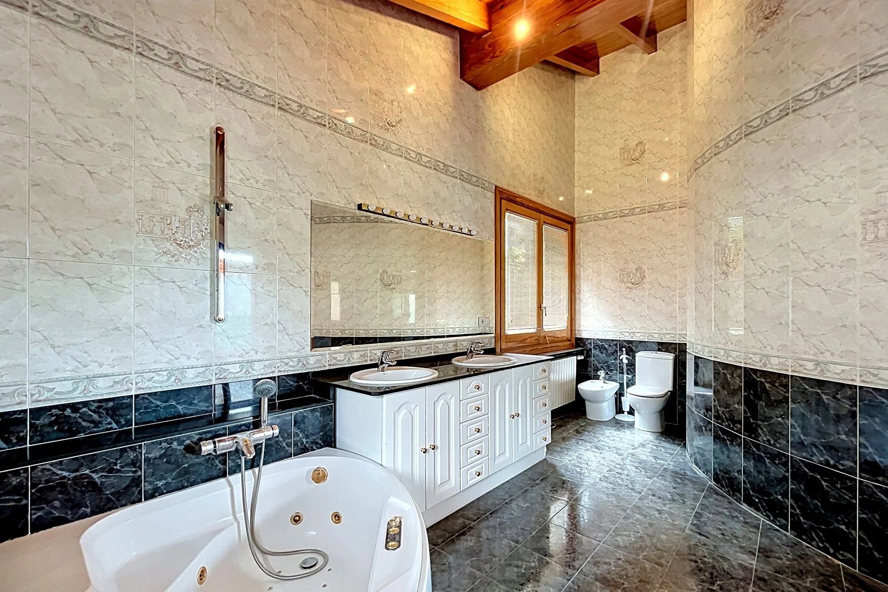 Unique Chalet for Rent in Escaldes