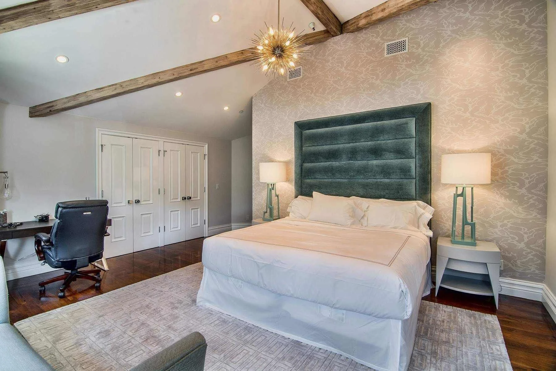 Chalet -torre de compra en California