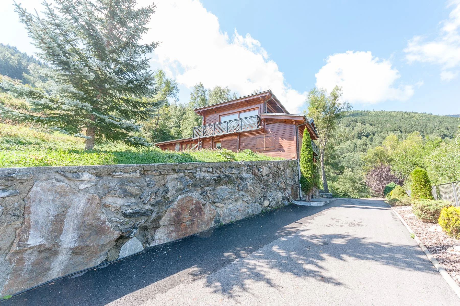 Lujoso chalet para comprar, ubicado en una idílica zona de Andorra