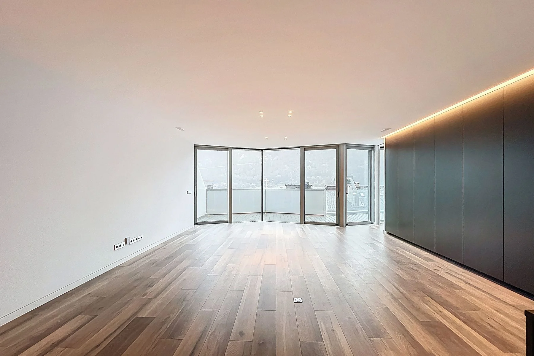 Apartamento de lujo en venta en la Av. Meritxell. ¡Ideal para inversores!