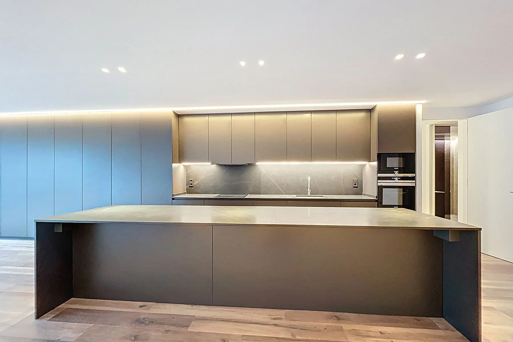 Apartamento de lujo en venta en la Av. Meritxell. ¡Ideal para inversores!