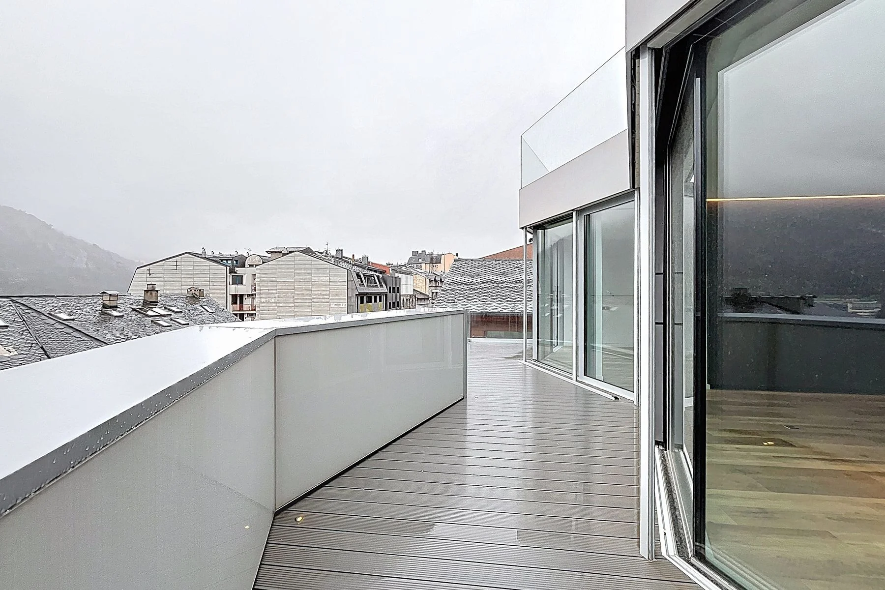 Apartamento de lujo en venta en la Av. Meritxell. ¡Ideal para inversores!