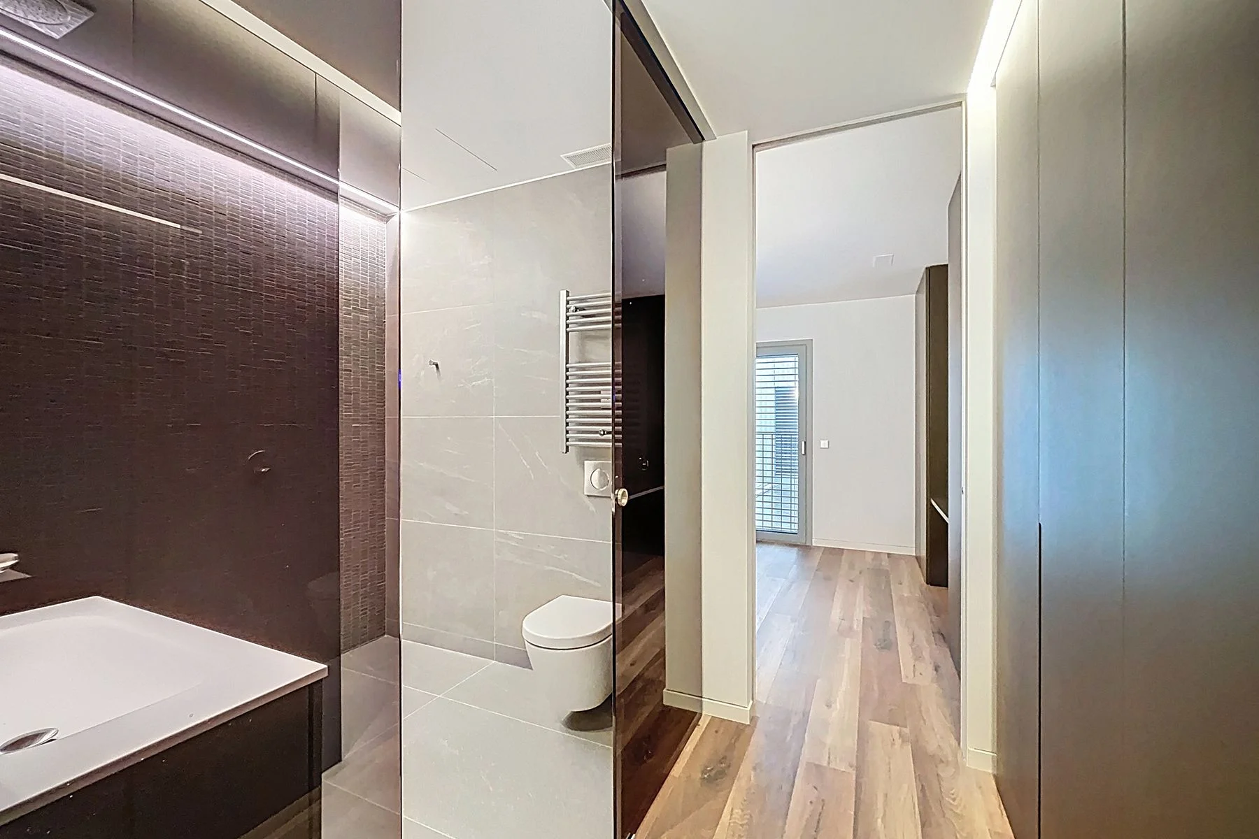 Apartamento de lujo en venta en la Av. Meritxell. ¡Ideal para inversores!