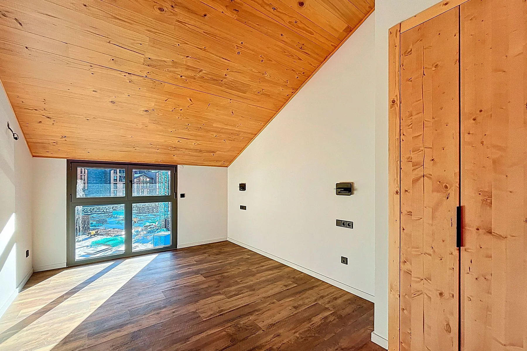 Exclusivo ático de lujo de obra nueva en venta en El Tarter
