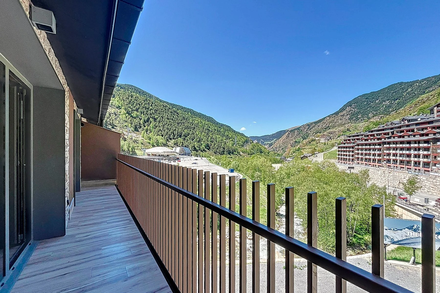 Apartamento de lujo de obra nueva para comprar a pie de pistas del Tarter