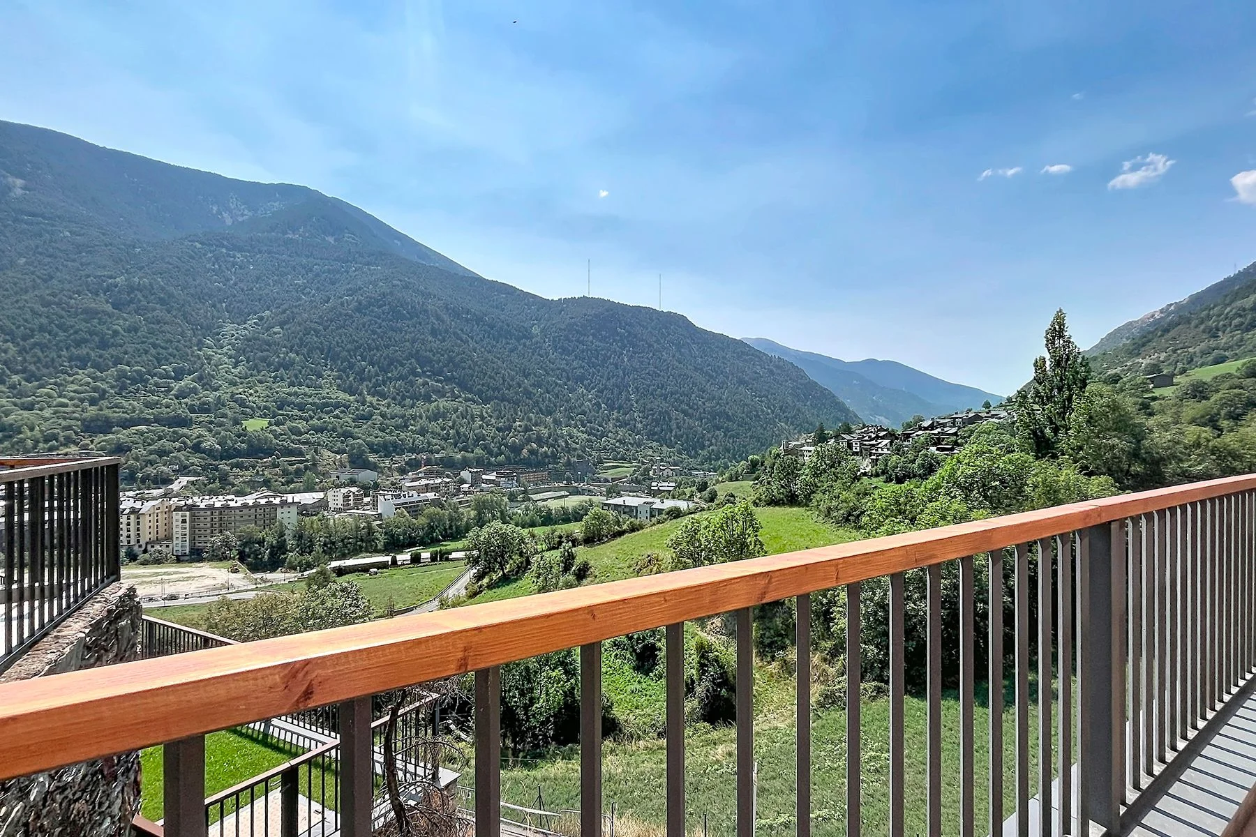 Piso con gran terraza en alquiler en Encamp